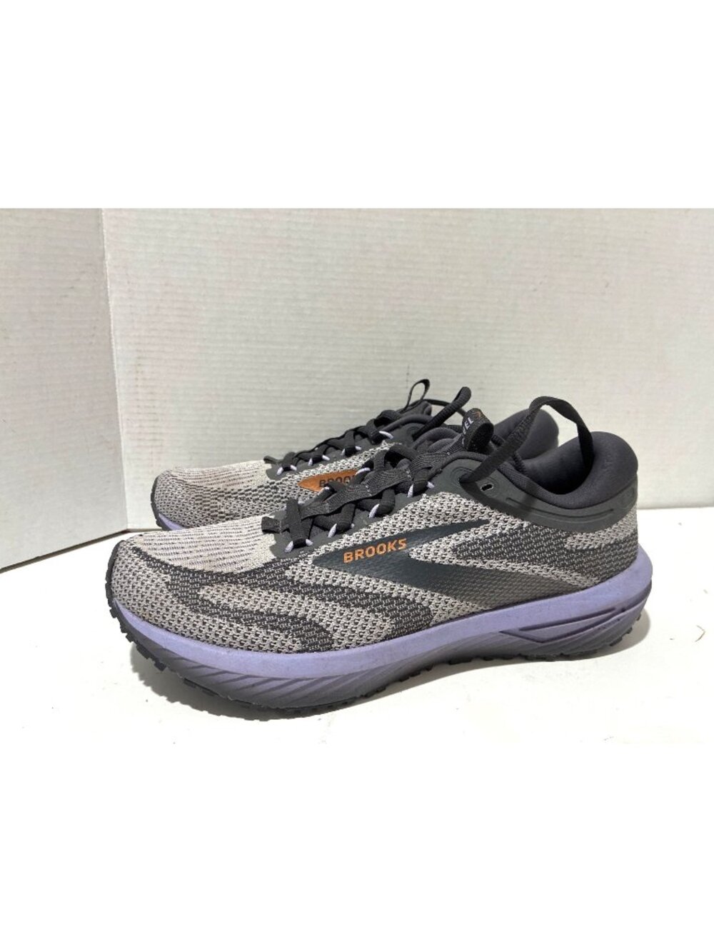 Brooks Women's Revel 7 running shoes grey-and-black knit upper lavender midsole